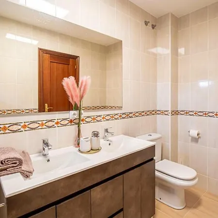 In Guest - With Private Bathroom *