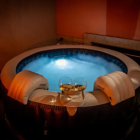 In Guest - With Private Bathroom Гостевой дом